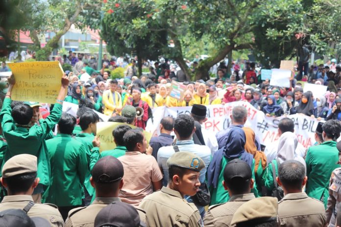 Rakyat Lebih Membutuhkan Dialog Empatik Bukan Represi Elitis. (Dok. berita.payakumbuhkota.go.id)