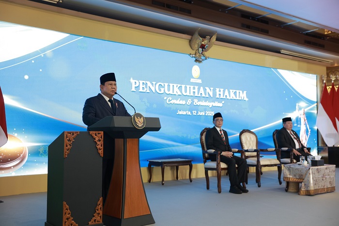 Presiden Indonesia Prabowo Subianto Dalam Acara pengukuhan 1.451 hakim baru di Gedung Mahkamah Agung, Jakarta. (Dok. Tim Media Prabowo)