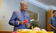 Usia 100 Tahun Mahathir Mohamad: Bukti Pentingnya Menjaga Kesehatan