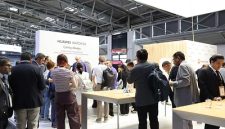HUAWEI WATCH D3 Debut di ESC Congress 2026, Hadirkan Inovasi Baru untuk Pemantauan Tekanan Darah dari Pergelangan Tangan HUAWEI WATCH D3 Debut di ESC Congress 2026, Hadirkan Inovasi Baru untuk Pemantauan Tekanan Darah dari Pergelangan Tangan